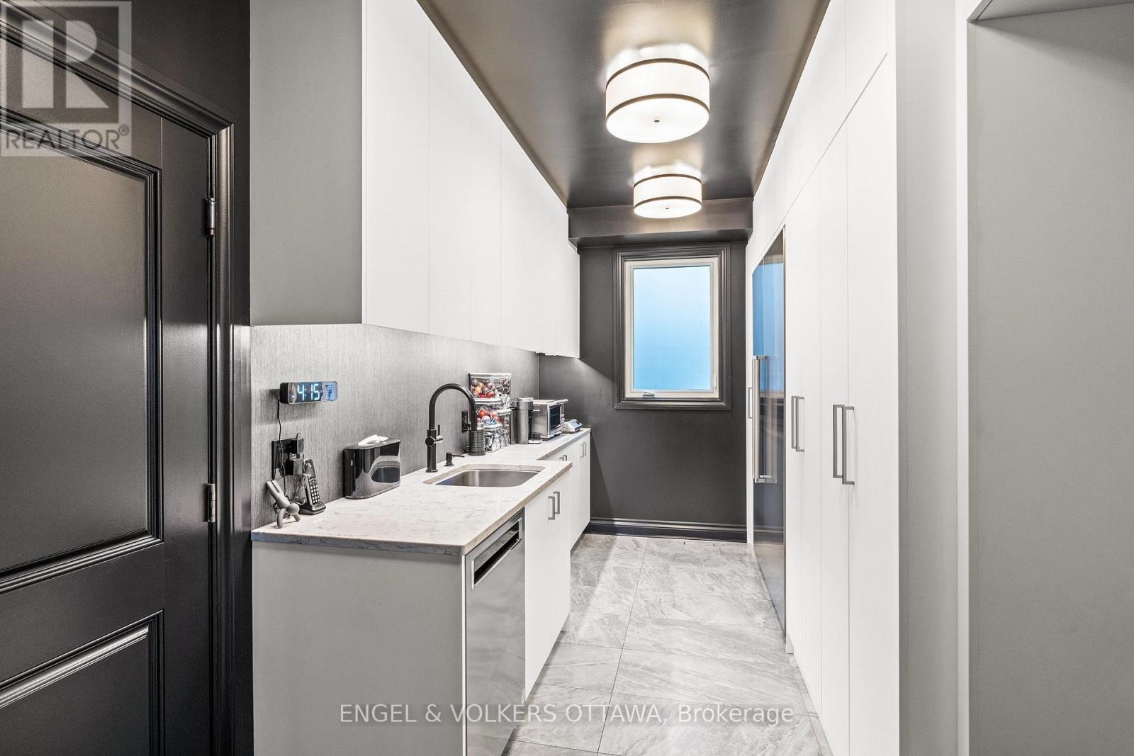 151 Winding Way, Ottawa, ON - Indoor Photo Showing Kitchen