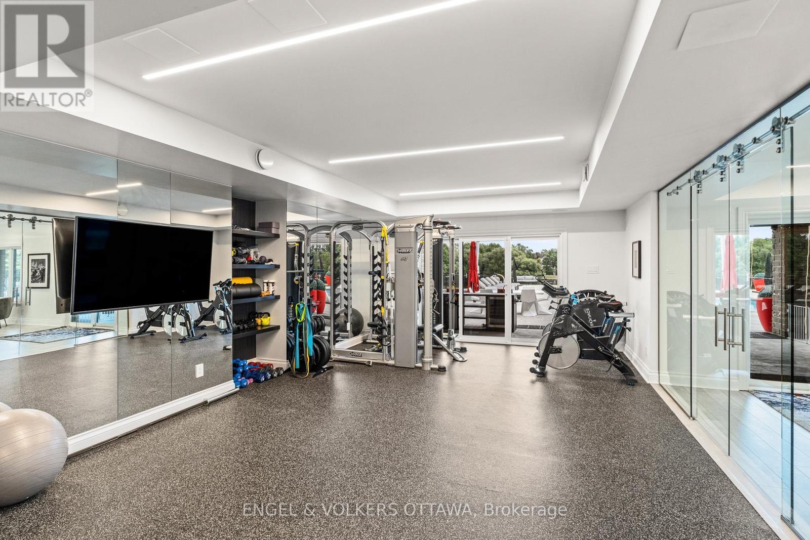 151 Winding Way, Ottawa, ON - Indoor Photo Showing Gym Room