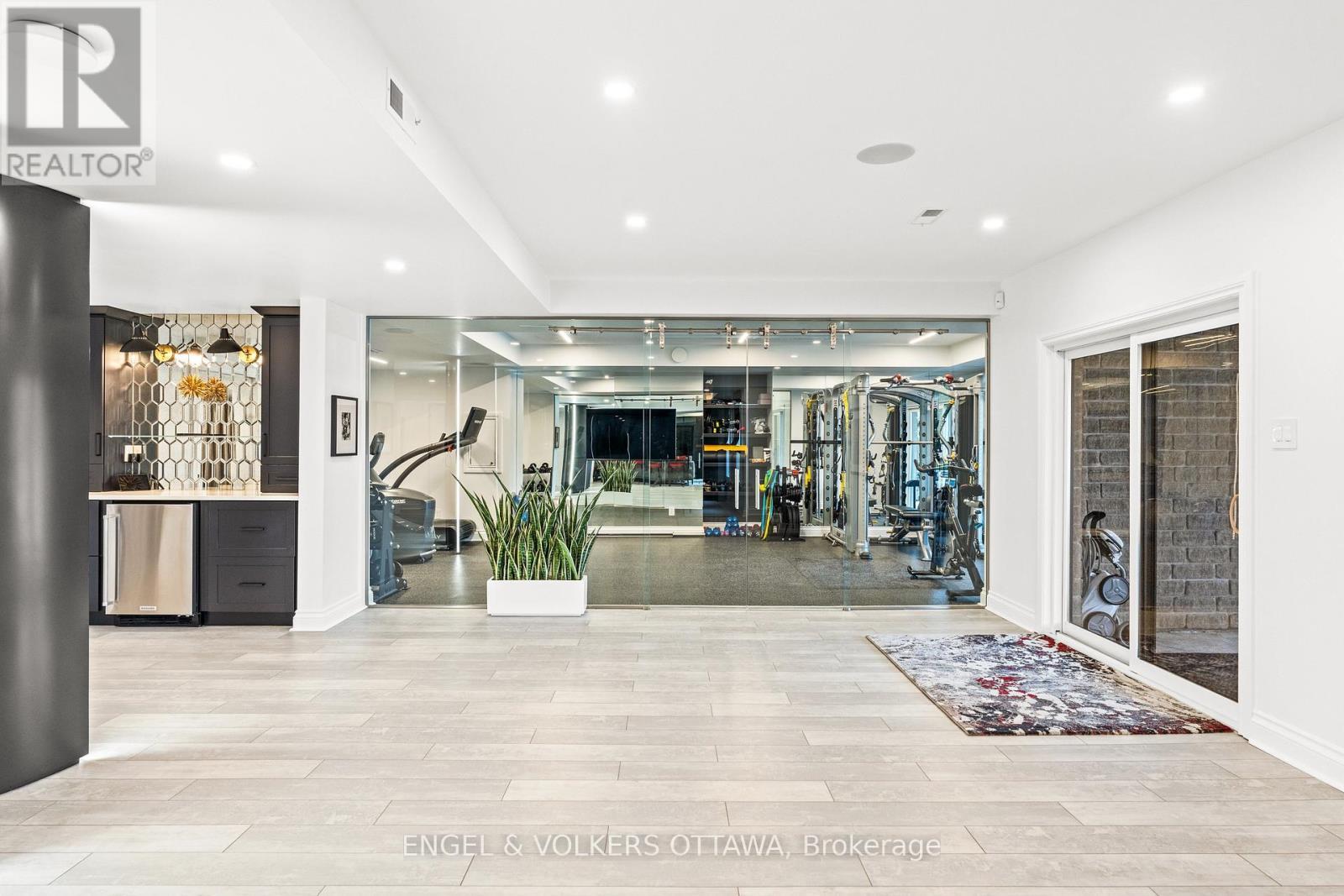 151 Winding Way, Ottawa, ON - Indoor Photo Showing Other Room