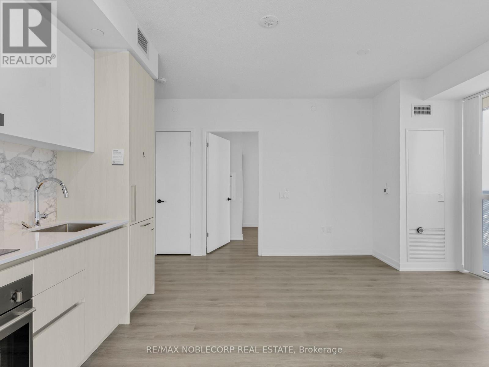 5012 - 225 Commerce Street, Vaughan, ON - Indoor Photo Showing Other Room