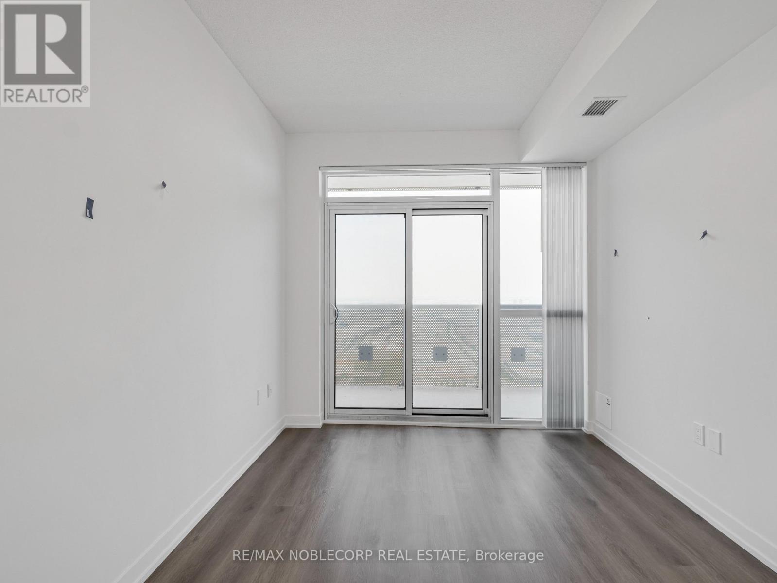 5012 - 225 Commerce Street, Vaughan, ON - Indoor Photo Showing Other Room