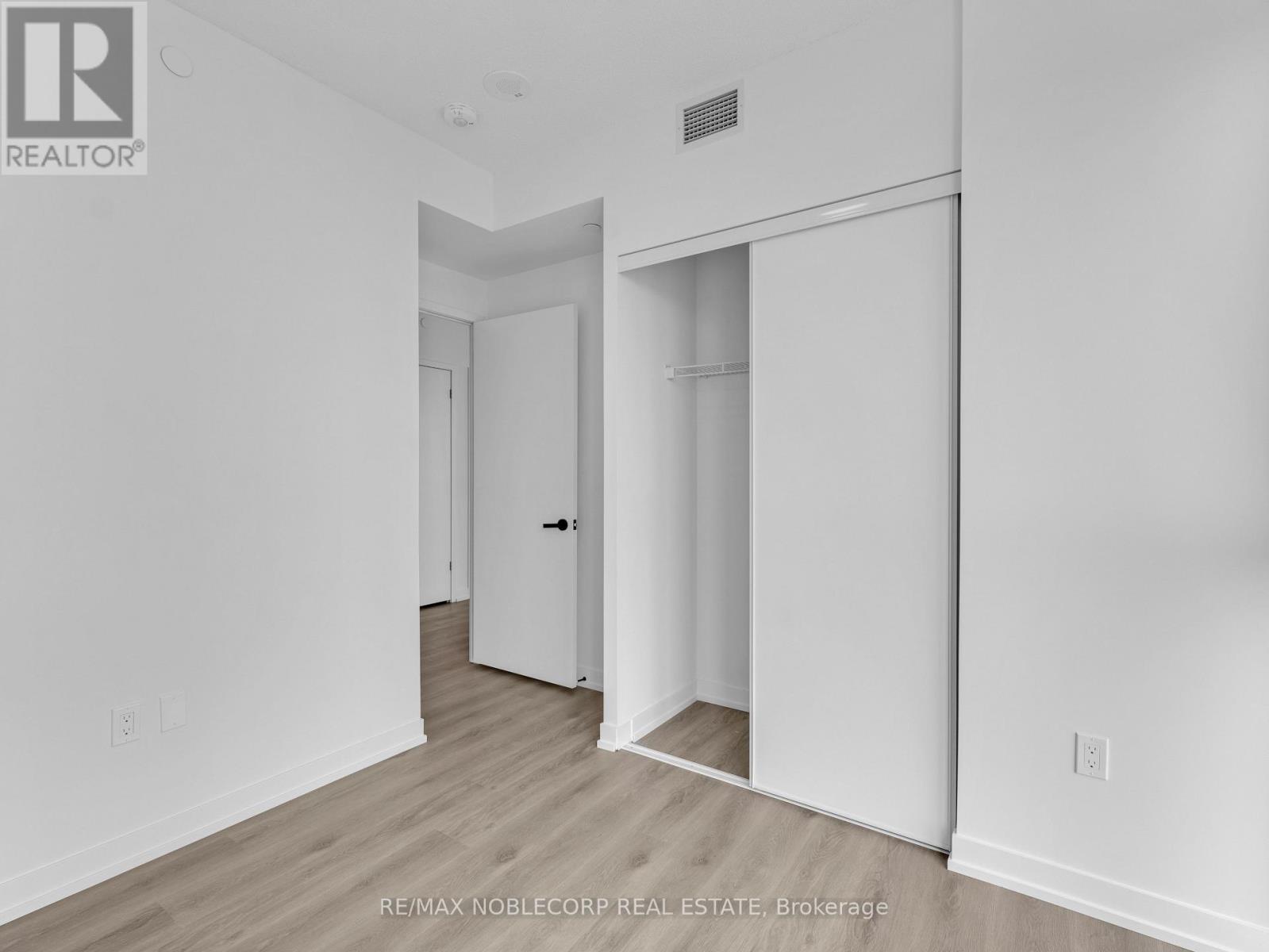 5012 - 225 Commerce Street, Vaughan, ON - Indoor Photo Showing Other Room