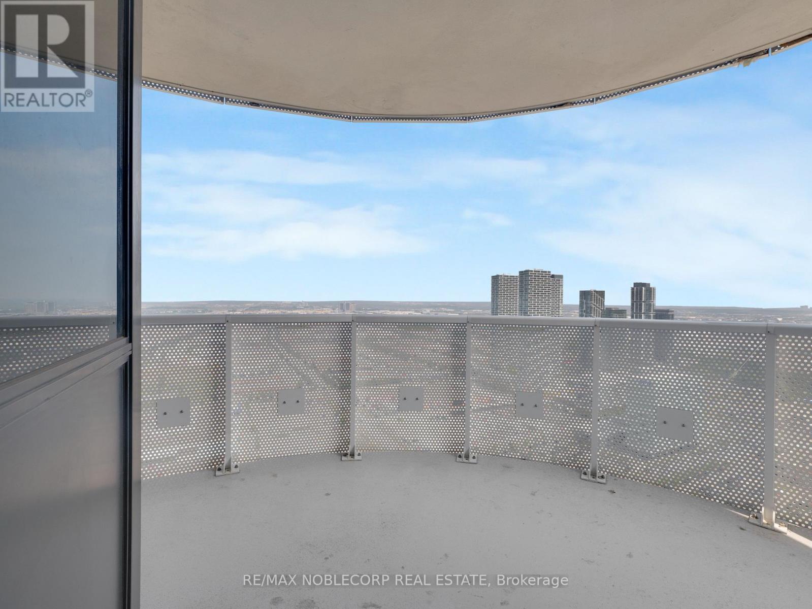 5012 - 225 Commerce Street, Vaughan, ON - Outdoor