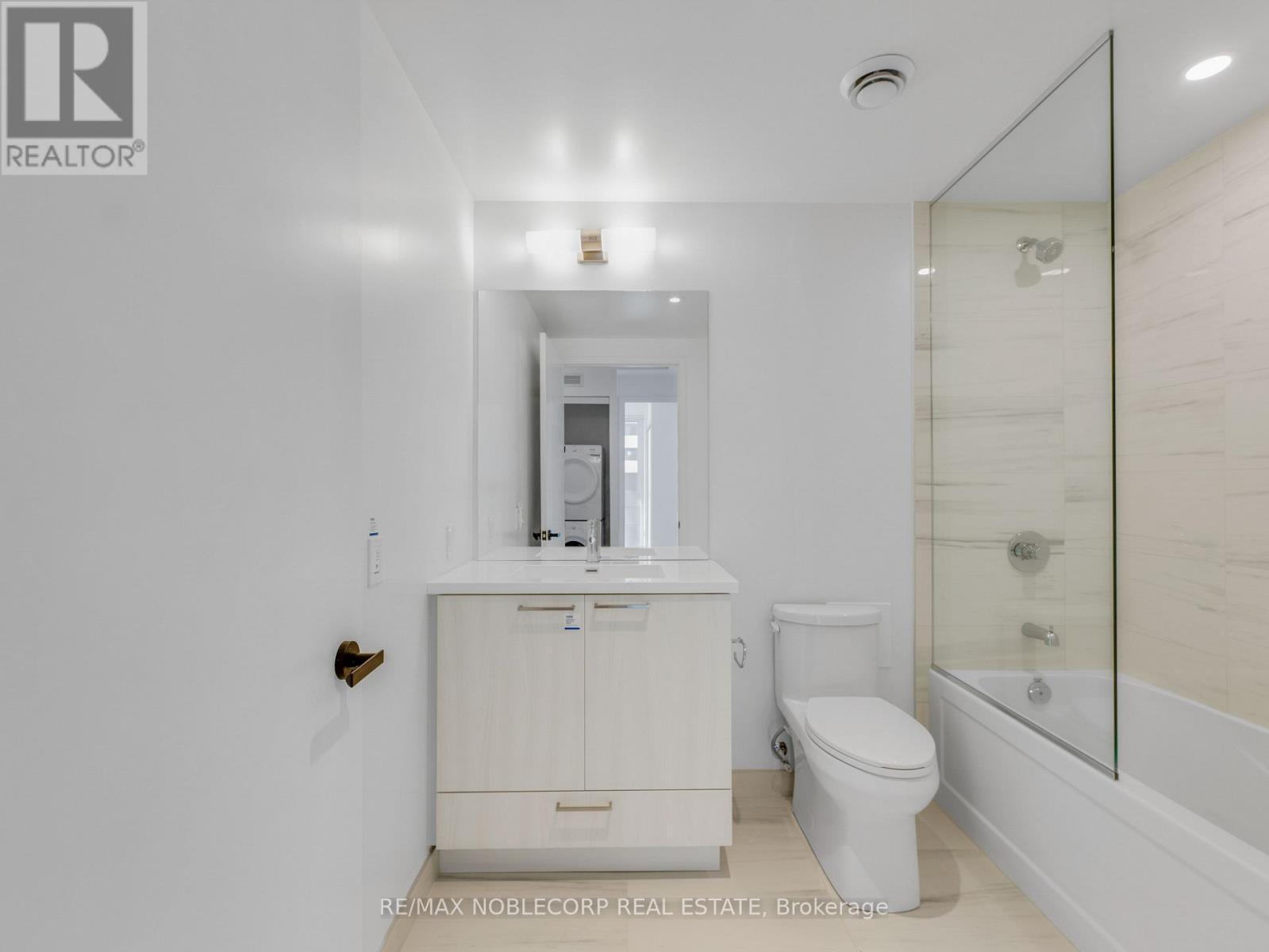 5012 - 225 Commerce Street, Vaughan, ON - Indoor Photo Showing Bathroom