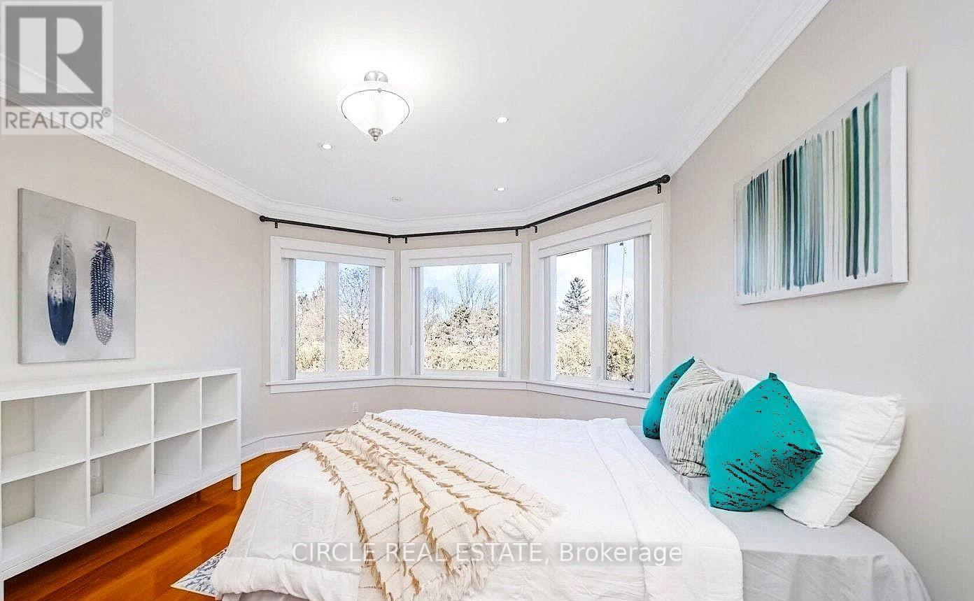 2489 Olinda Court, Mississauga, ON - Indoor Photo Showing Bedroom