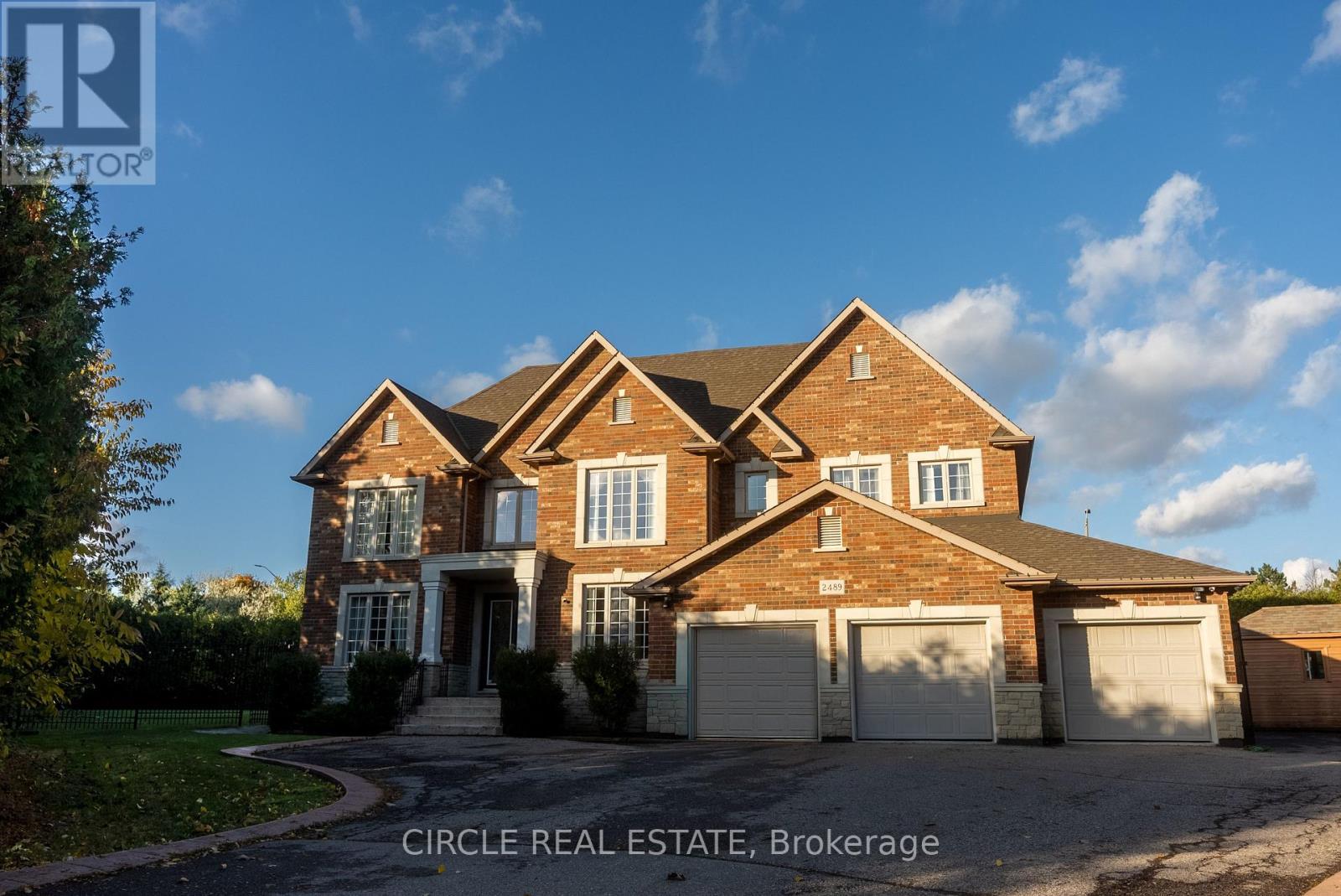 2489 Olinda Court, Mississauga, ON - Outdoor With Facade