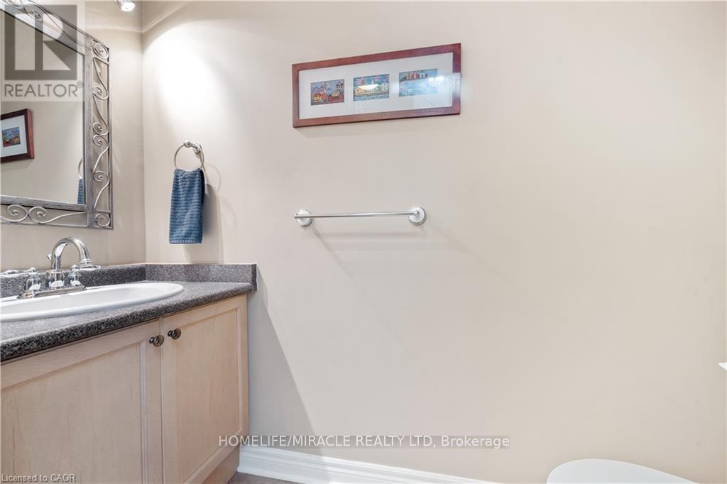 281 Doon South Drive, Kitchener, ON - Indoor Photo Showing Bathroom