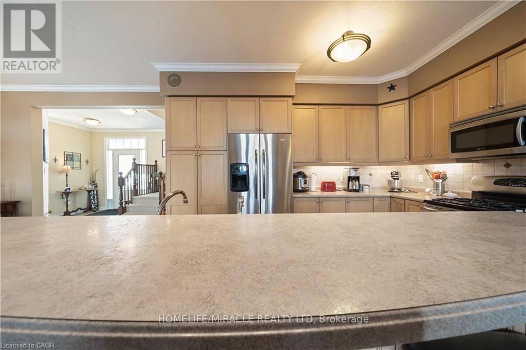 281 Doon South Drive, Kitchener, ON - Indoor Photo Showing Kitchen