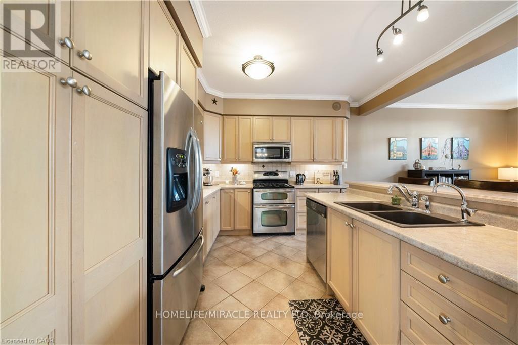 281 Doon South Drive, Kitchener, ON - Indoor Photo Showing Kitchen With Double Sink