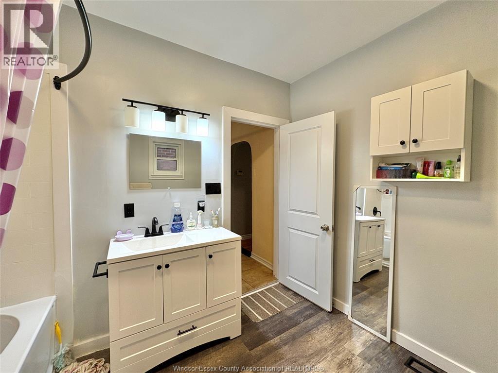 1794 Gladstone, Windsor, ON - Indoor