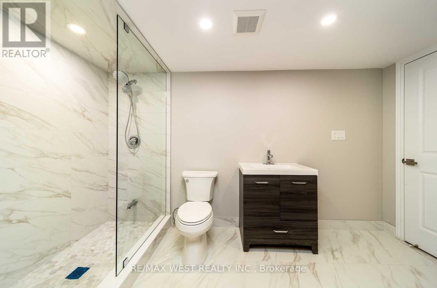 Lower - 111 Ironside Drive, Vaughan, ON - Indoor Photo Showing Bathroom