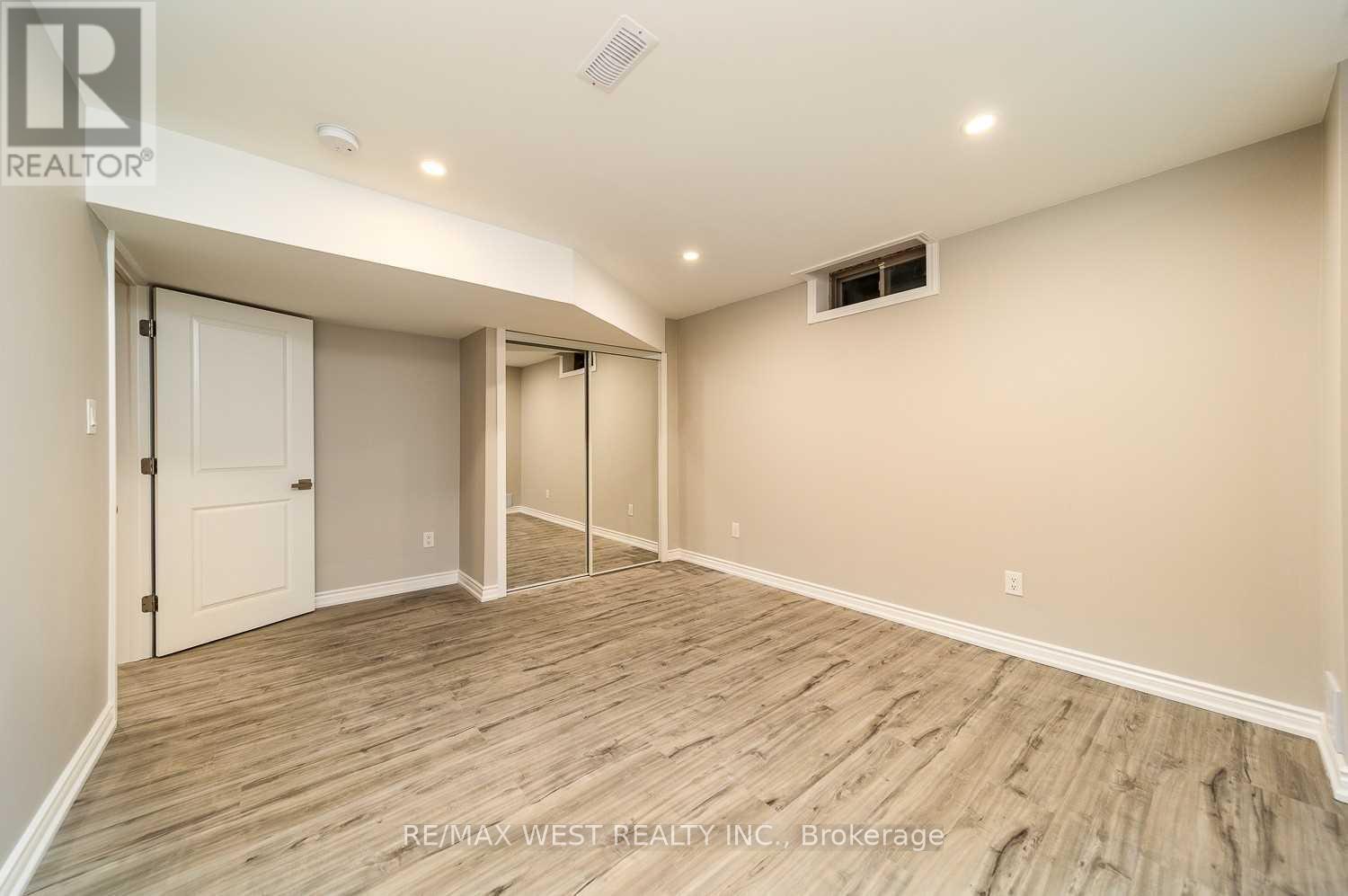 Lower - 111 Ironside Drive, Vaughan, ON - Indoor Photo Showing Other Room