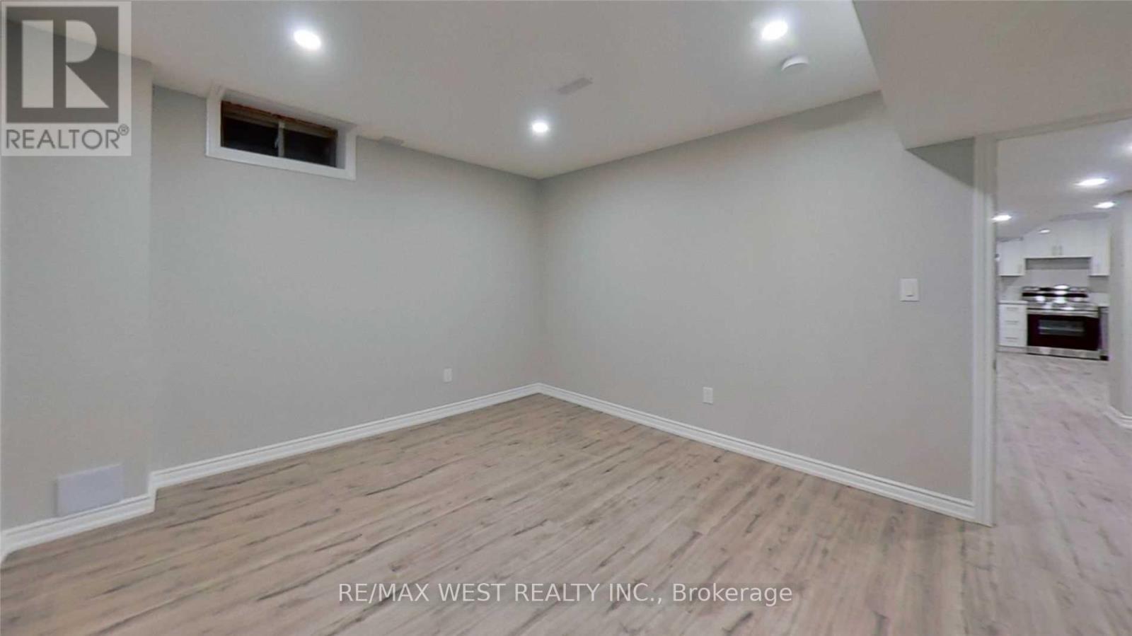 Lower - 111 Ironside Drive, Vaughan, ON - Indoor Photo Showing Other Room