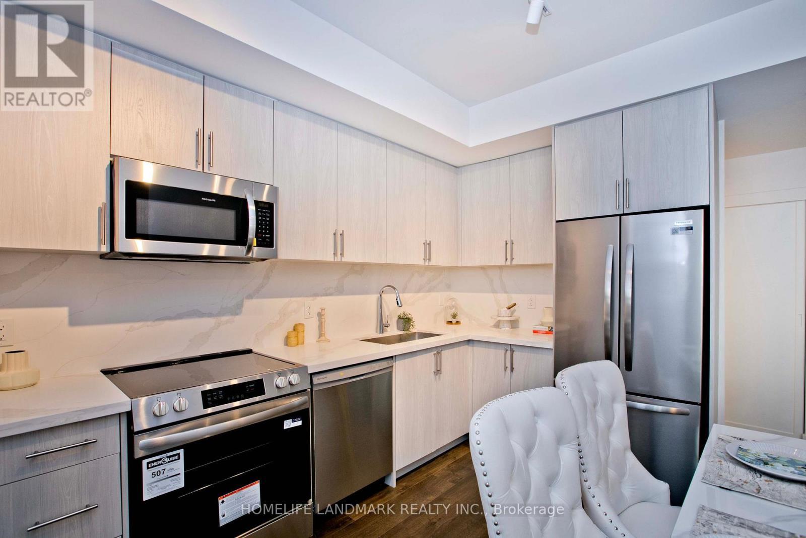 3 - 117 Marydale Street, Markham, ON - Indoor Photo Showing Kitchen With Stainless Steel Kitchen With Upgraded Kitchen