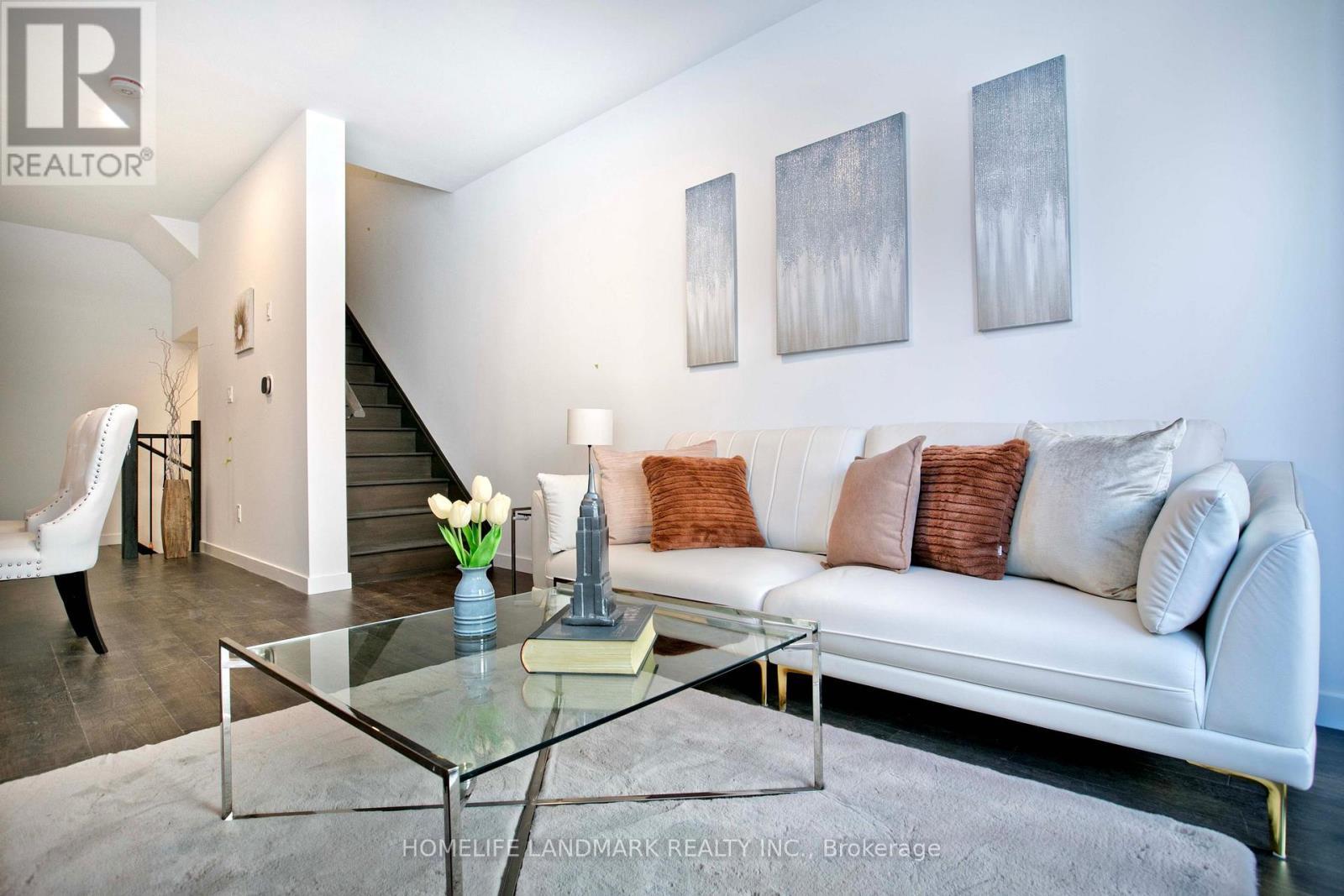 3 - 117 Marydale Street, Markham, ON - Indoor Photo Showing Living Room