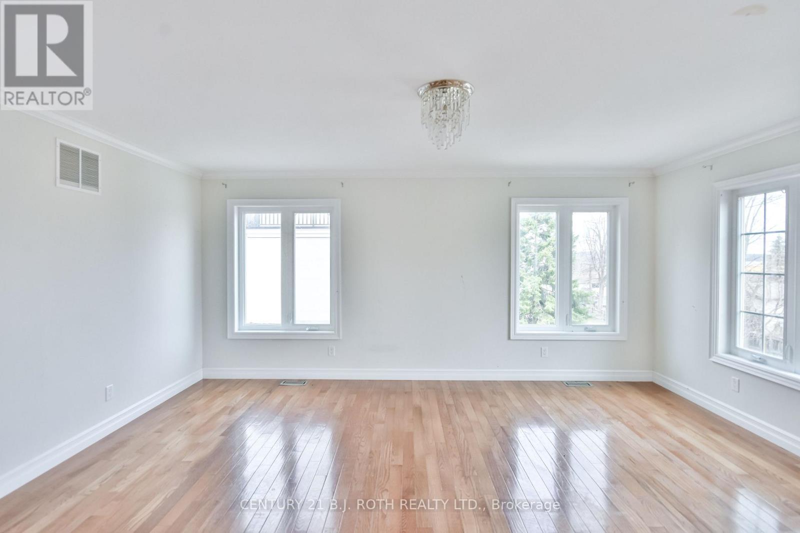 16 Gray Lane, Barrie, ON - Indoor Photo Showing Other Room