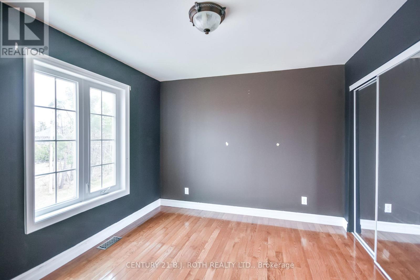 16 Gray Lane, Barrie, ON - Indoor Photo Showing Other Room