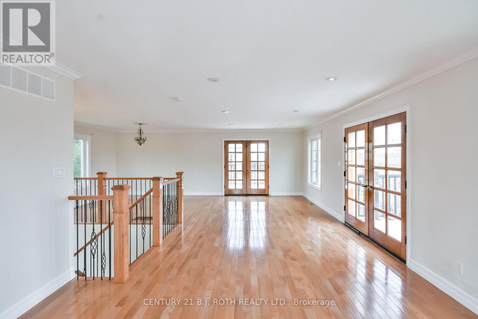 16 Gray Lane, Barrie, ON - Indoor Photo Showing Other Room