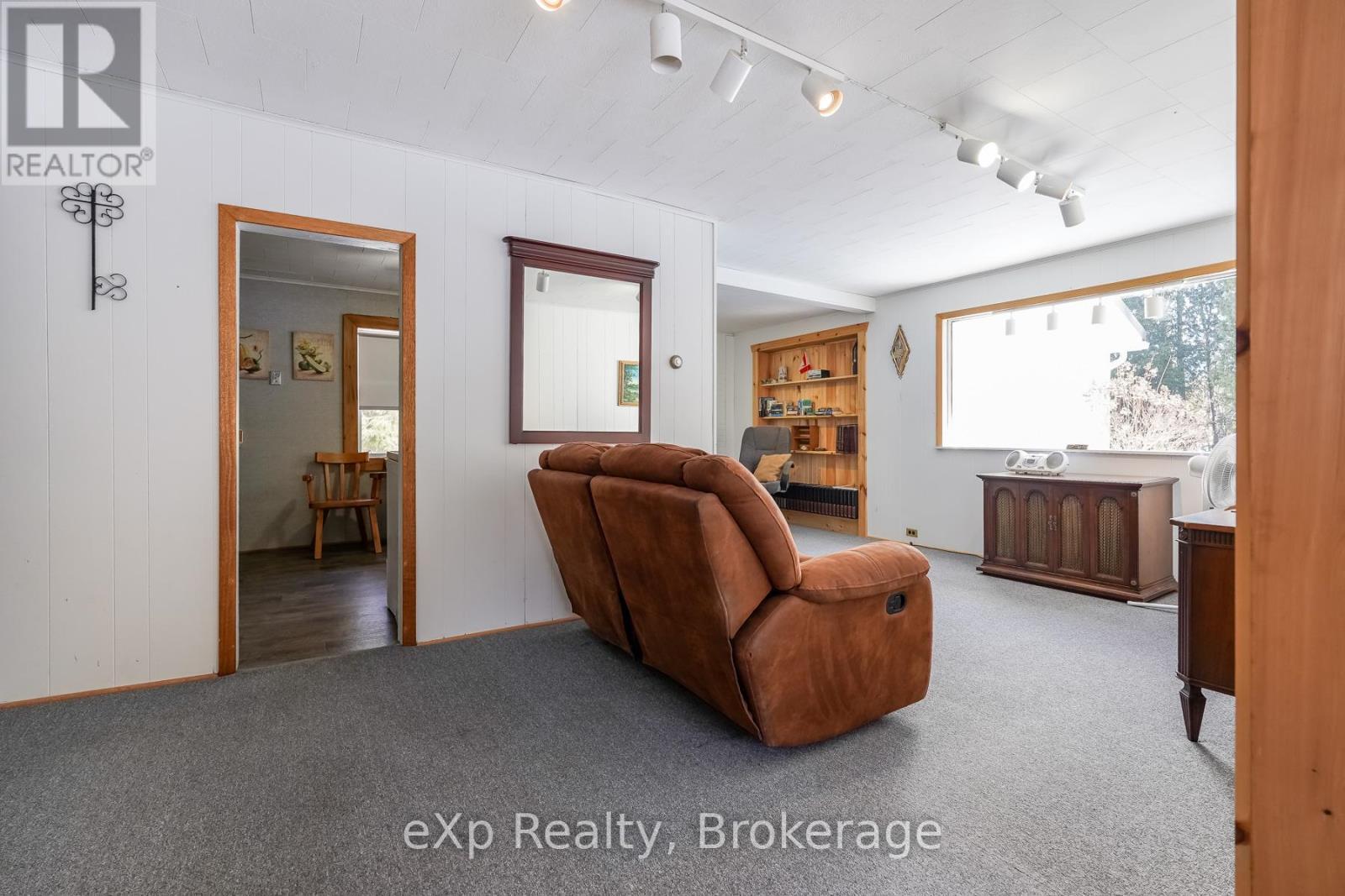 1483 Highway 6, South Bruce Peninsula, ON - Indoor