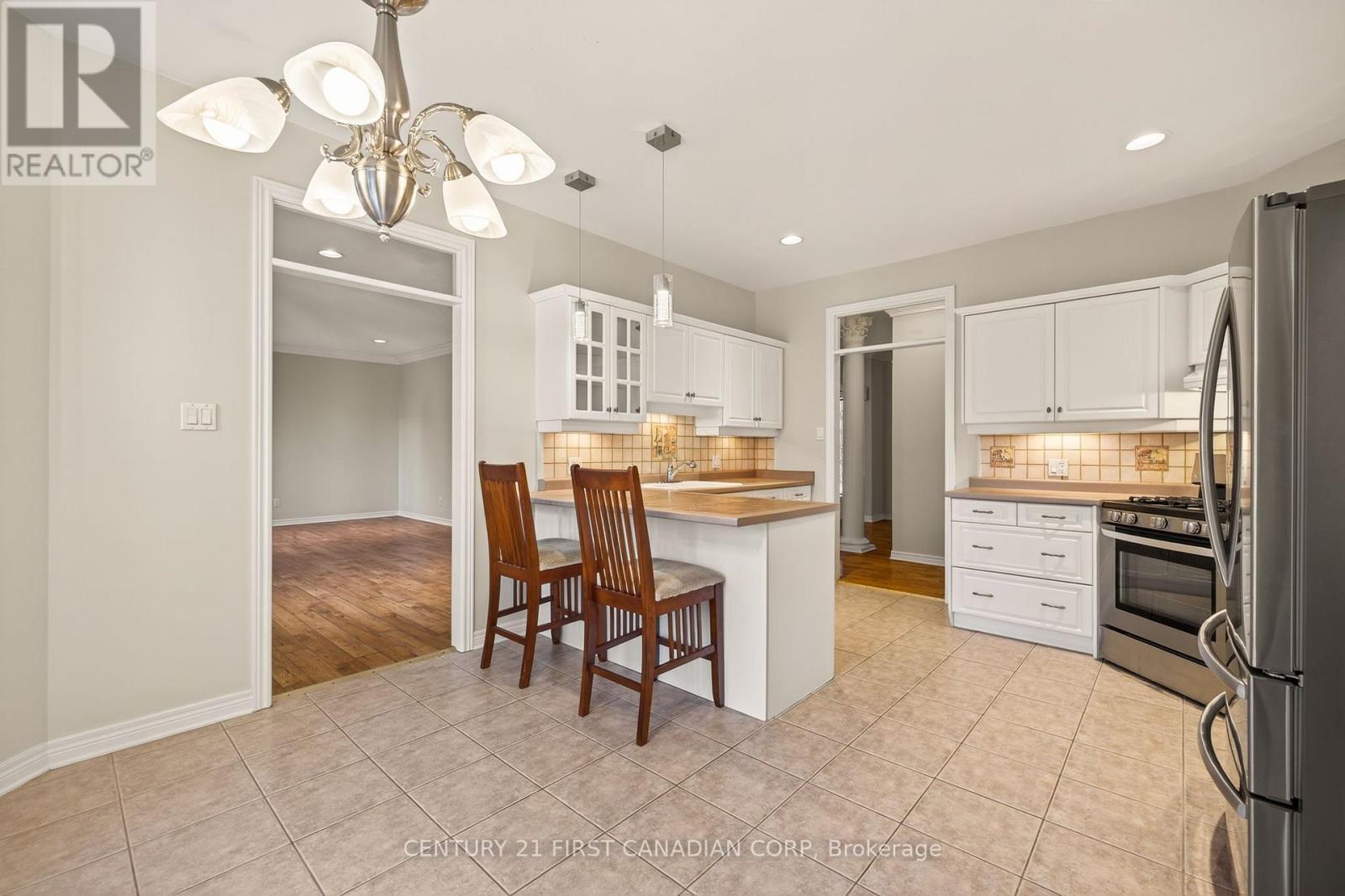 2616 Emerson Street, Strathroy-Caradoc (Mount Brydges), ON - Indoor