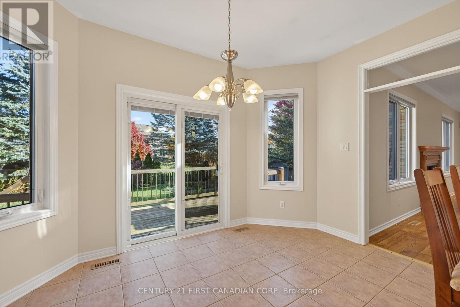2616 Emerson Street, Strathroy-Caradoc (Mount Brydges), ON - Indoor Photo Showing Other Room