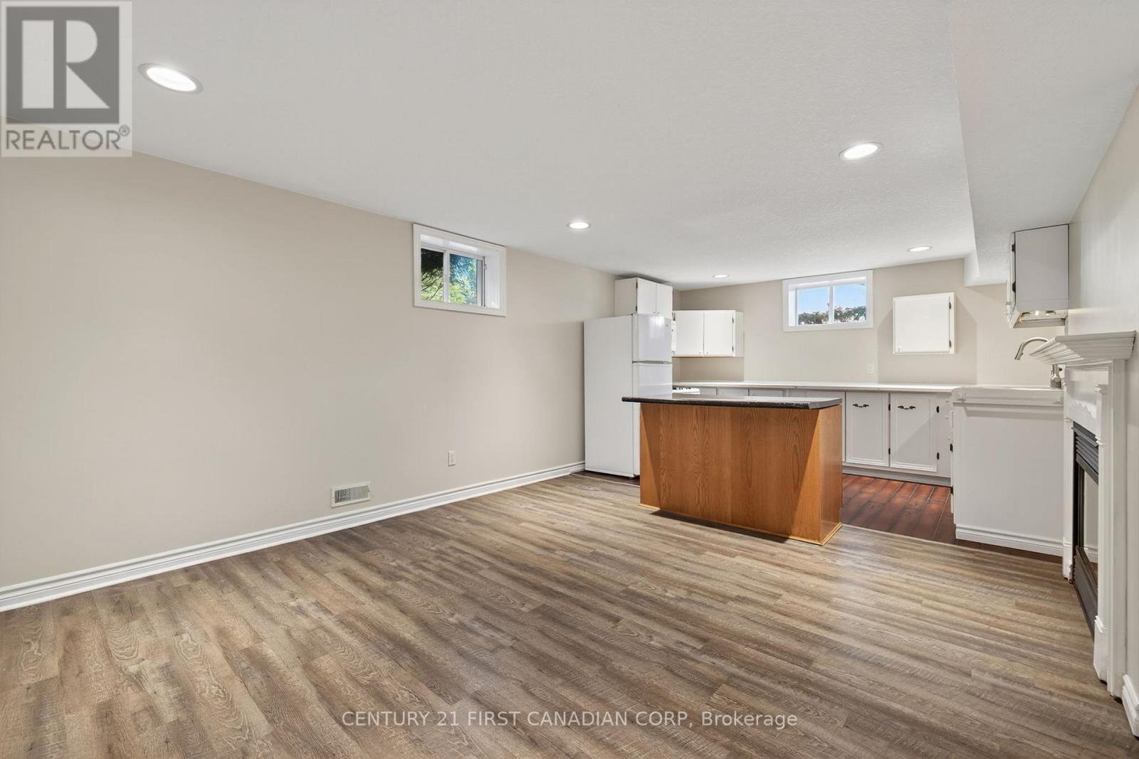 2616 Emerson Street, Strathroy-Caradoc (Mount Brydges), ON - Indoor