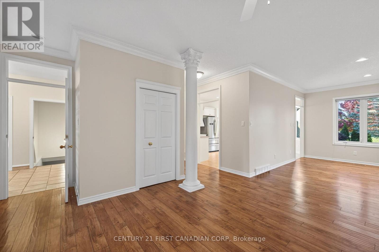 2616 Emerson Street, Strathroy-Caradoc (Mount Brydges), ON - Indoor Photo Showing Other Room