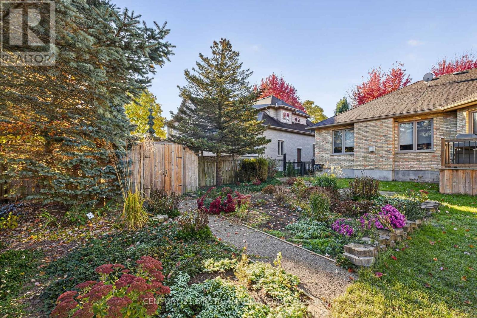 2616 Emerson Street, Strathroy-Caradoc (Mount Brydges), ON - Outdoor