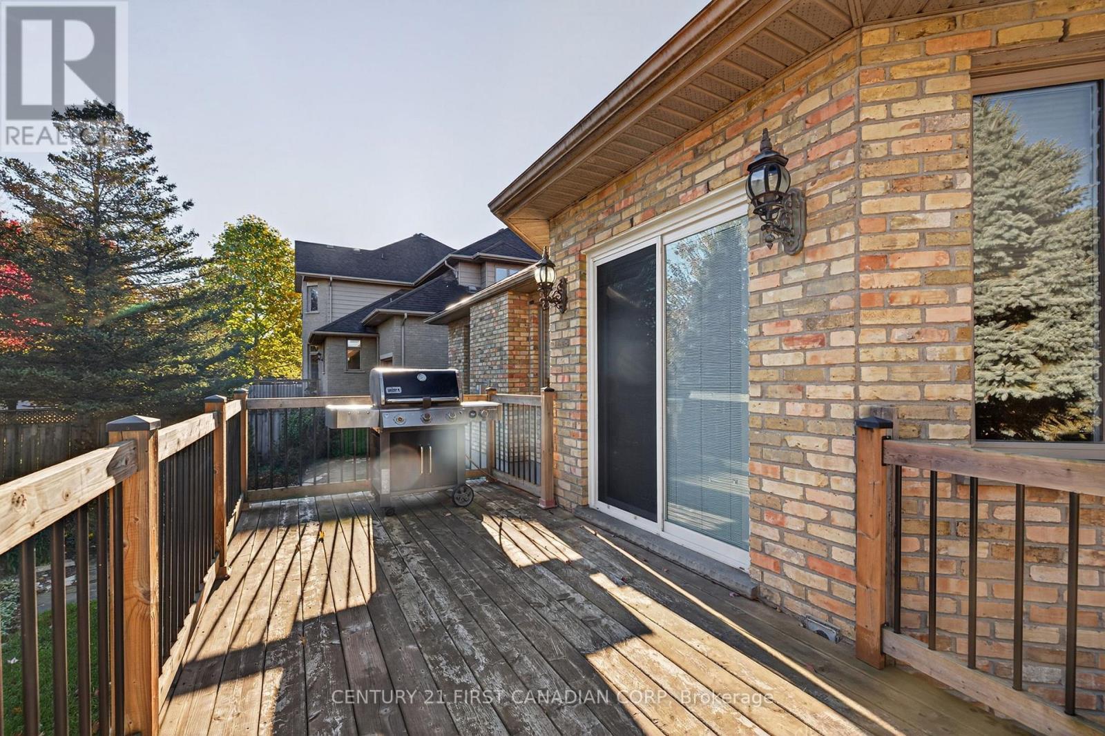 2616 Emerson Street, Strathroy-Caradoc (Mount Brydges), ON - Outdoor With Deck Patio Veranda With Exterior