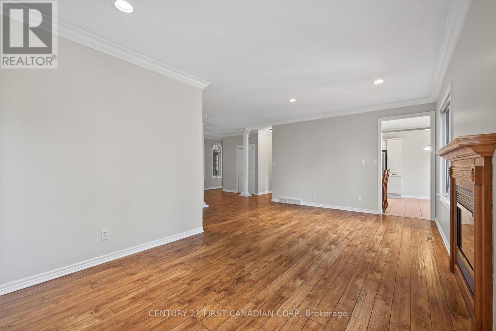 2616 Emerson Street, Strathroy-Caradoc (Mount Brydges), ON - Indoor Photo Showing Other Room