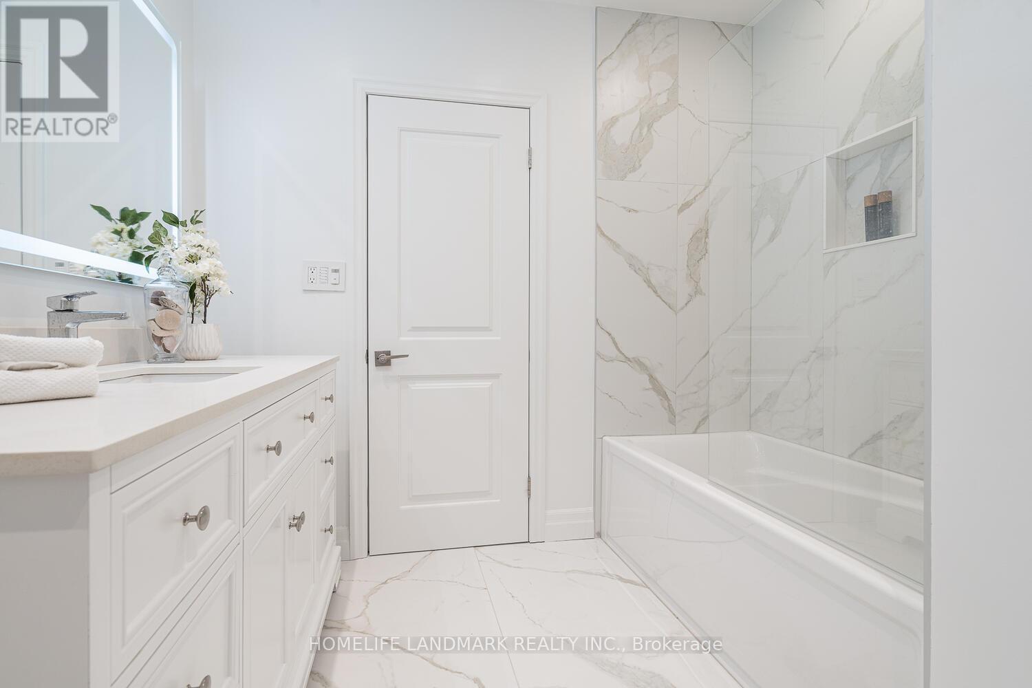 53 Heathview Avenue, Toronto, ON - Indoor Photo Showing Bathroom