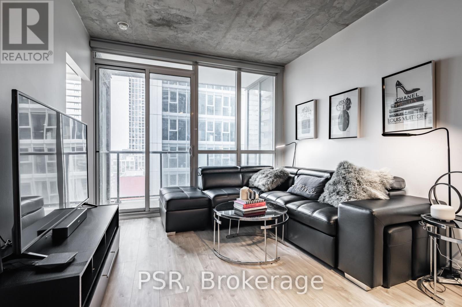 2101 - 88 Blue Jays Way, Toronto, ON - Indoor Photo Showing Living Room