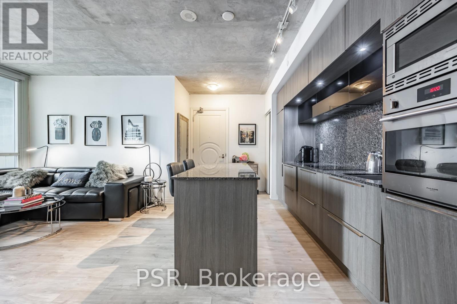 2101 - 88 Blue Jays Way, Toronto, ON - Indoor Photo Showing Kitchen