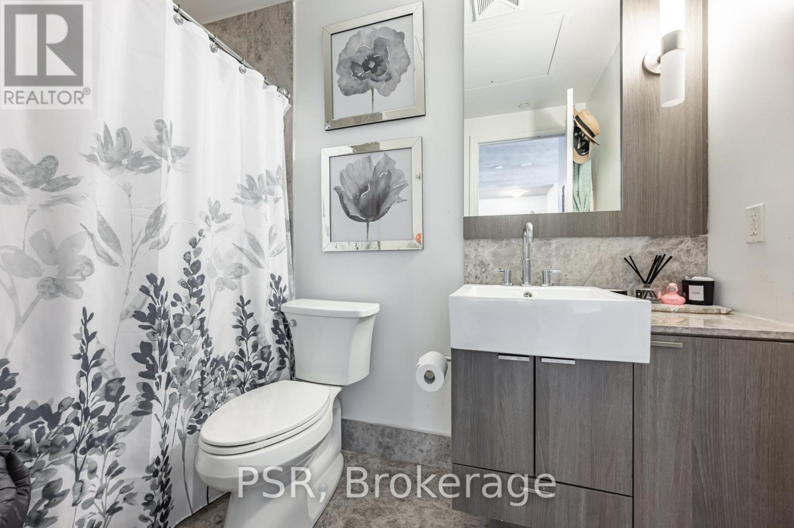 2101 - 88 Blue Jays Way, Toronto, ON - Indoor Photo Showing Bathroom