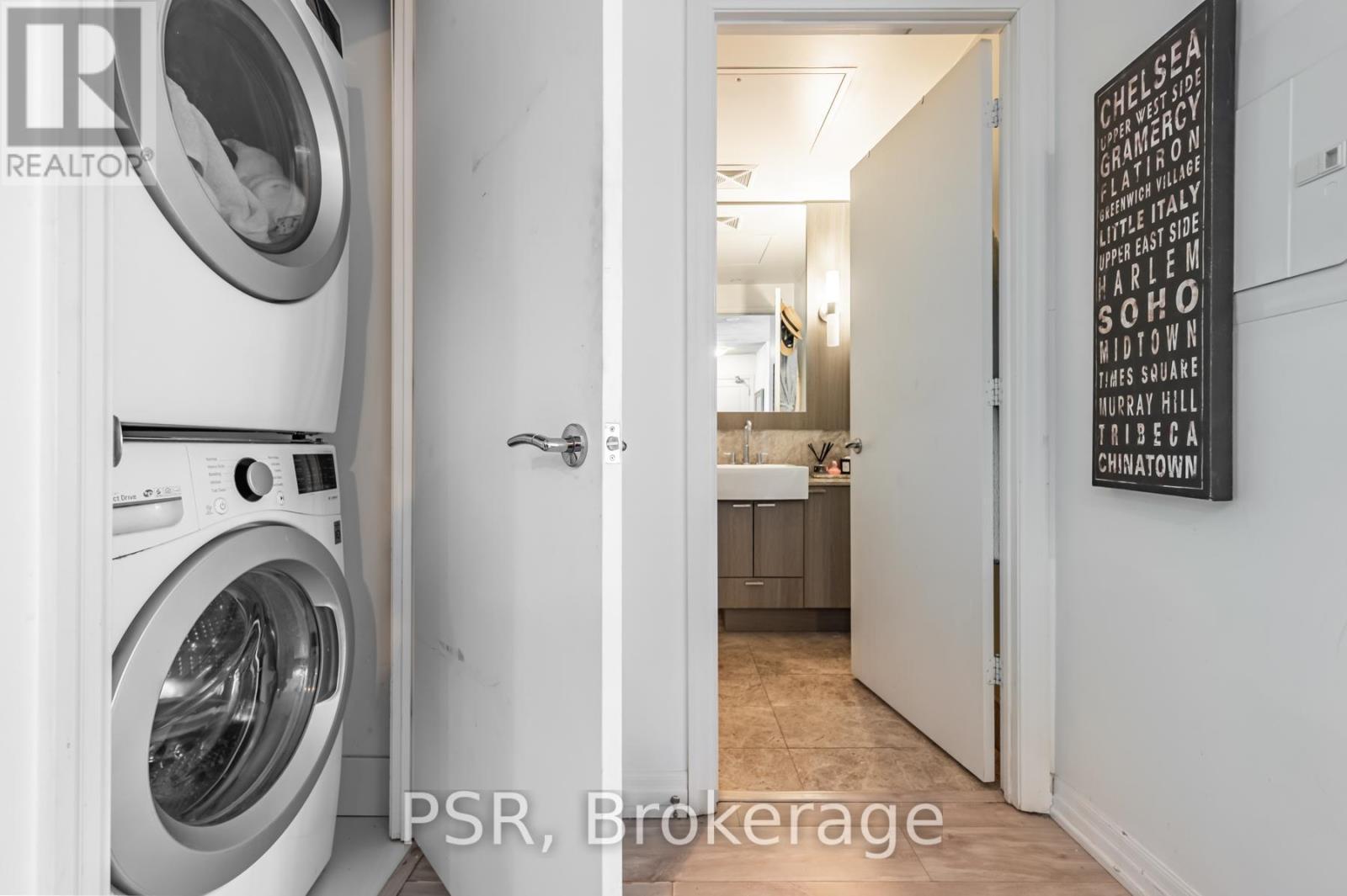 2101 - 88 Blue Jays Way, Toronto, ON - Indoor Photo Showing Laundry Room