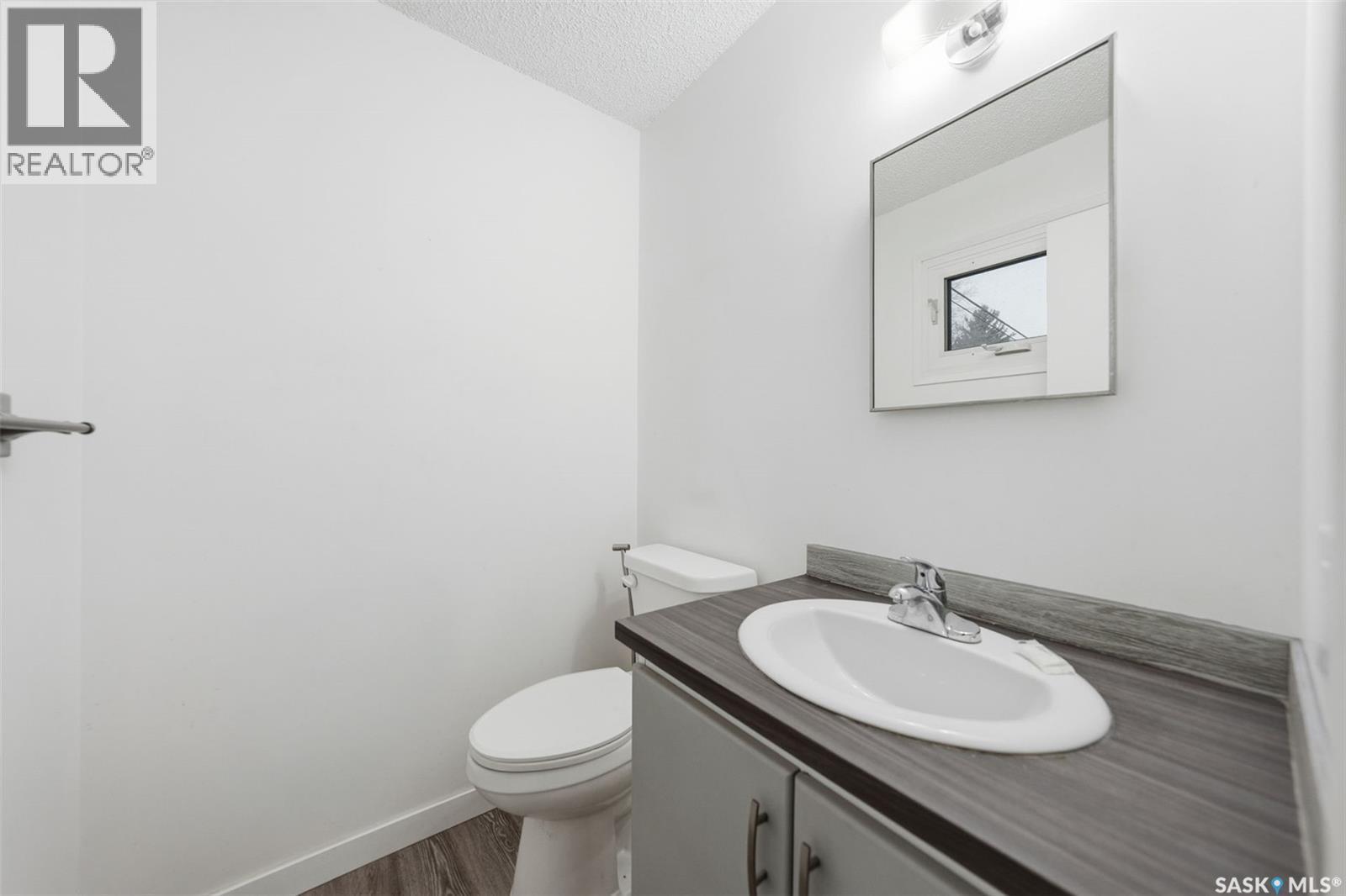 204 7Th Avenue W, Watrous, SK - Indoor Photo Showing Bathroom
