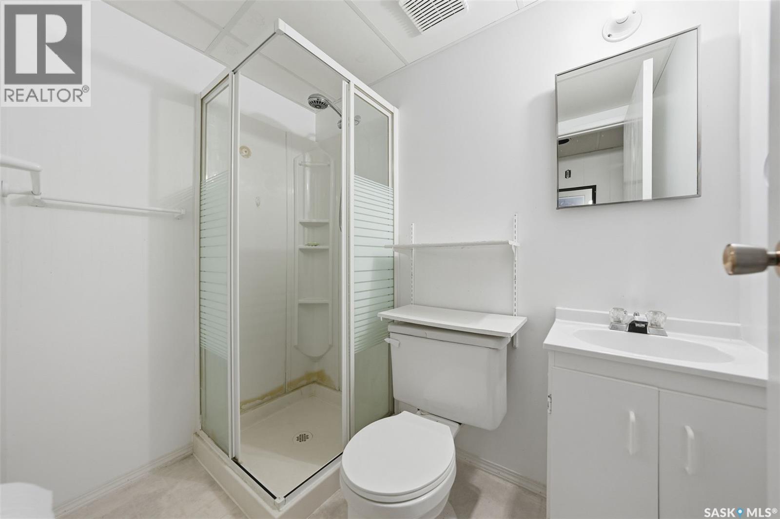204 7Th Avenue W, Watrous, SK - Indoor Photo Showing Bathroom