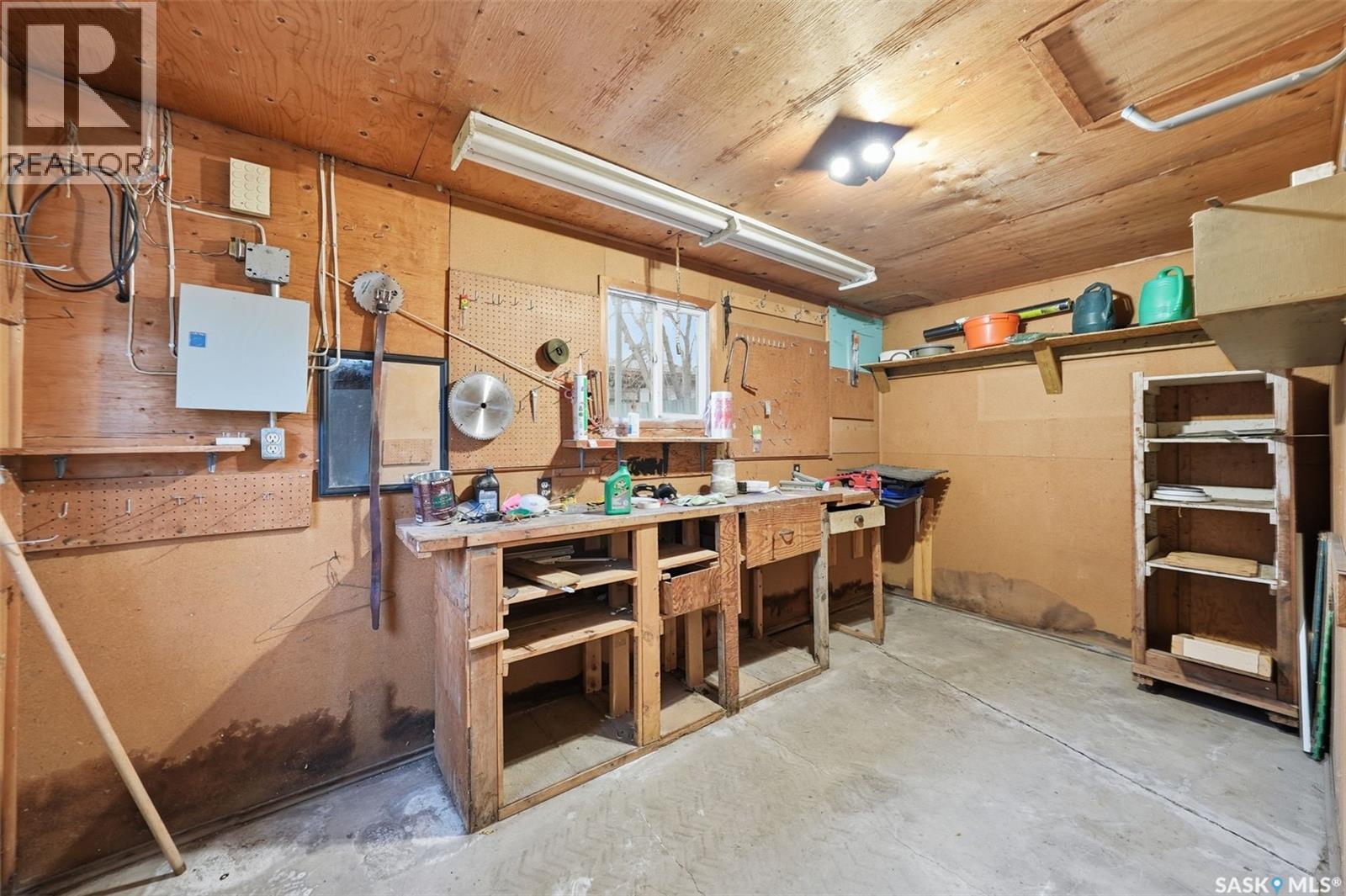 204 7Th Avenue W, Watrous, SK - Indoor