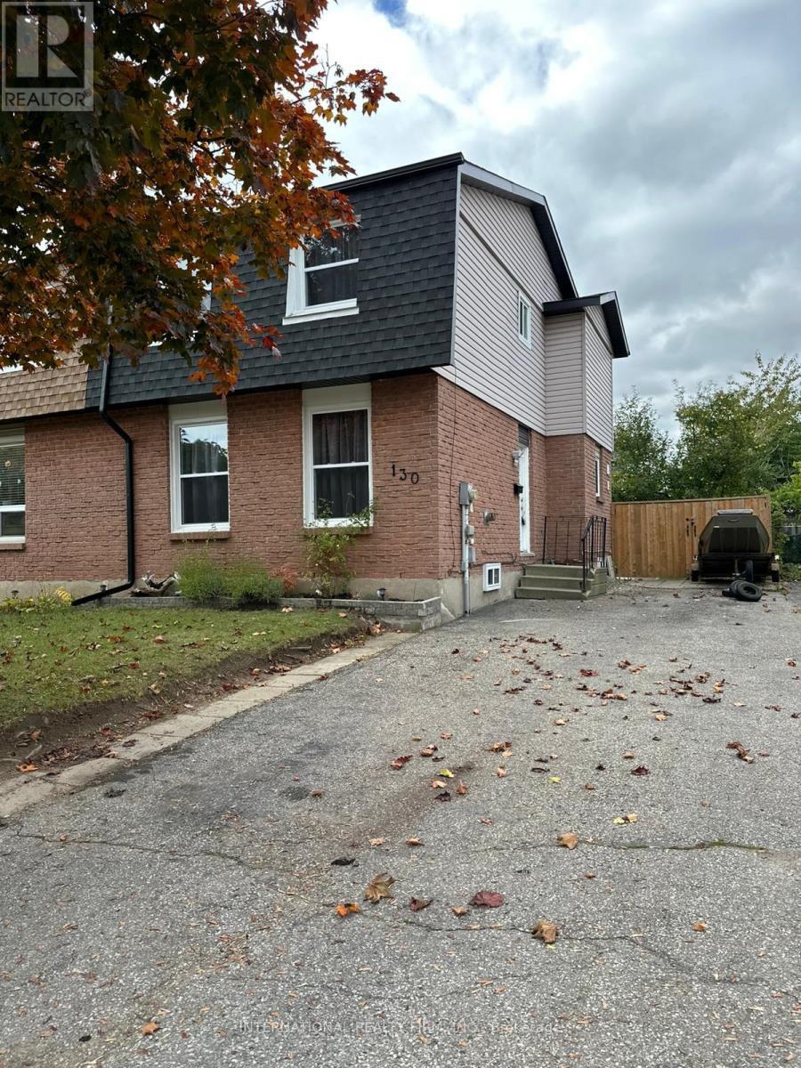 130 Sekura Crescent, Cambridge, ON - Outdoor
