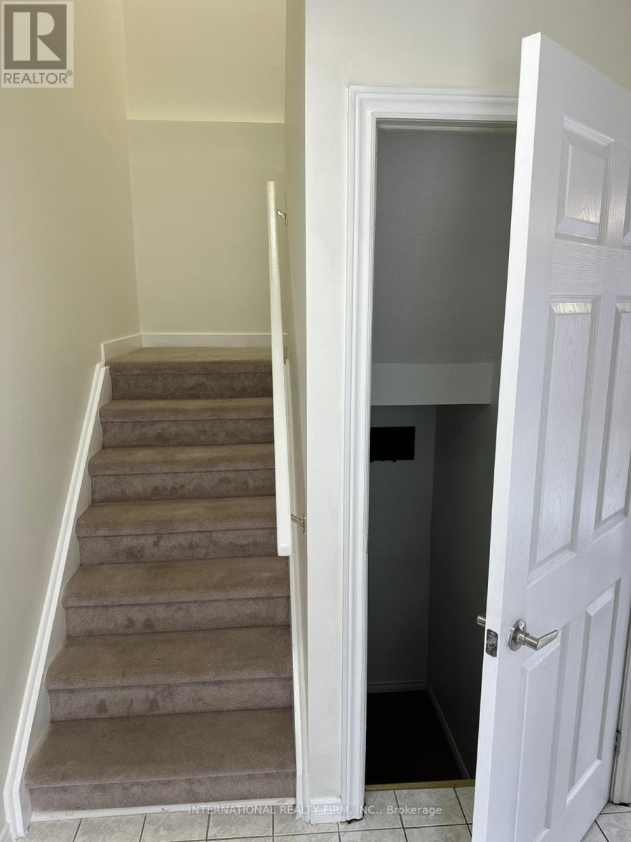 130 Sekura Crescent, Cambridge, ON - Indoor Photo Showing Other Room