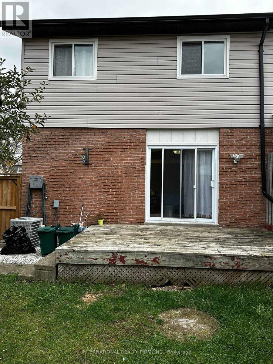 130 Sekura Crescent, Cambridge, ON - Outdoor With Exterior