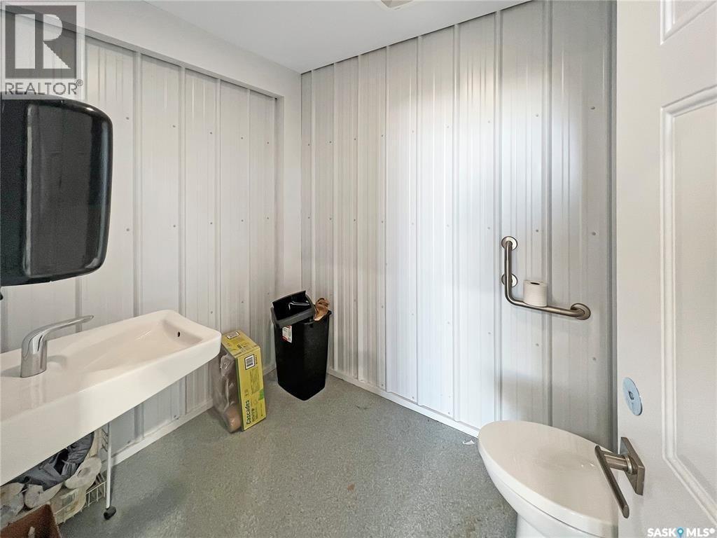 Hwy 2 East Service Road, Prince Albert Rm No. 461, SK