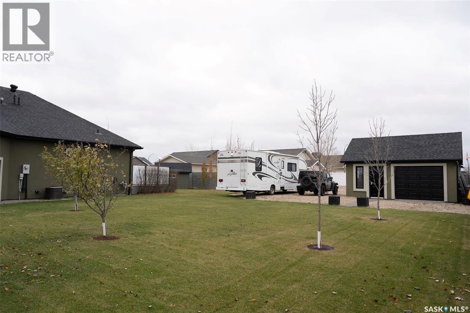 15 Broadway Street S, Redvers, SK - Outdoor