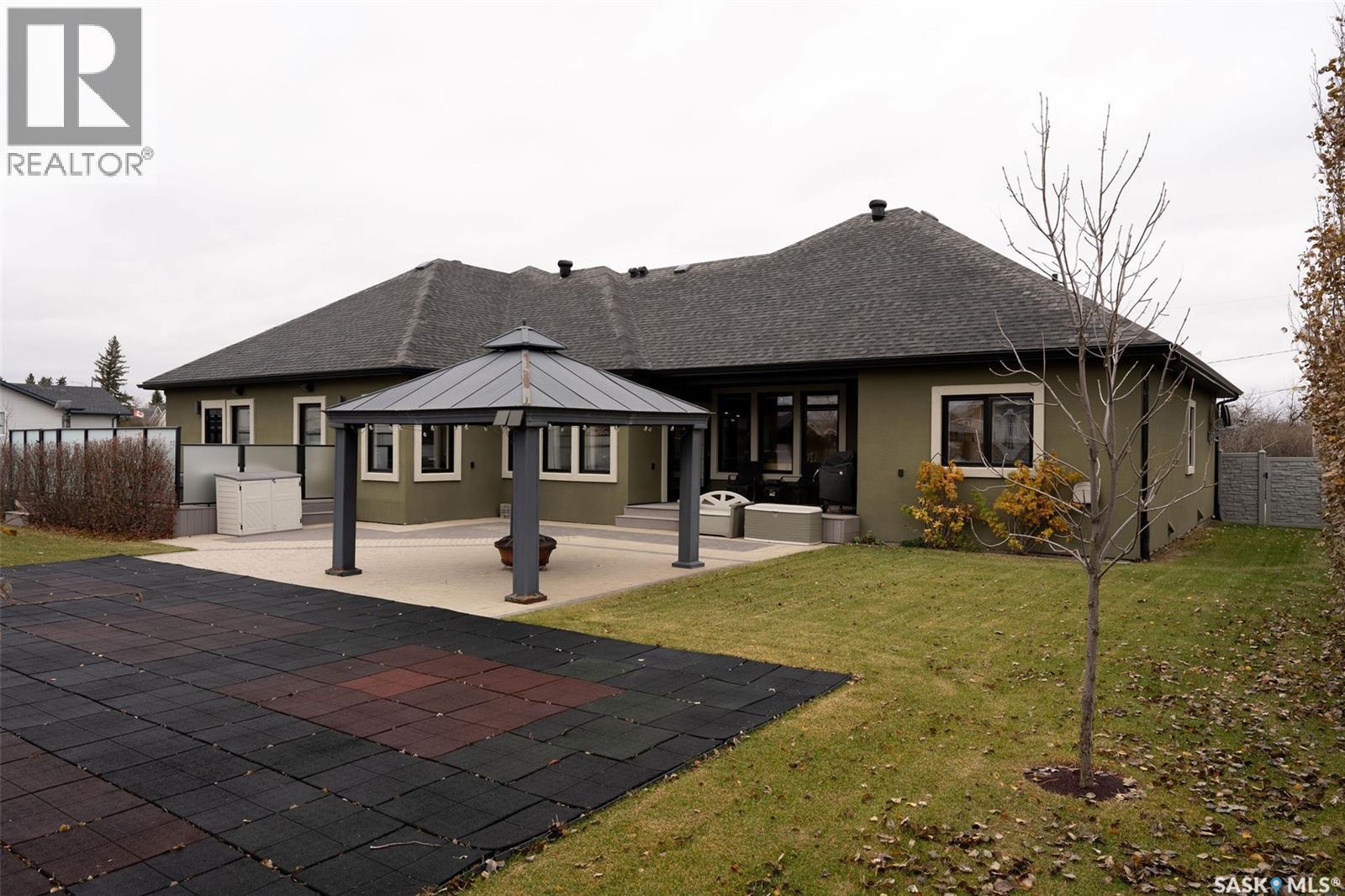 15 Broadway Street S, Redvers, SK - Outdoor With Deck Patio Veranda