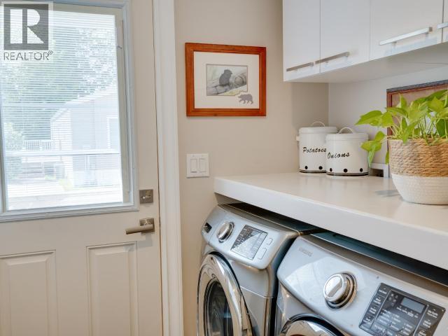 115-8430 Springbrook Road, Powell River, BC - Indoor Photo Showing Laundry Room