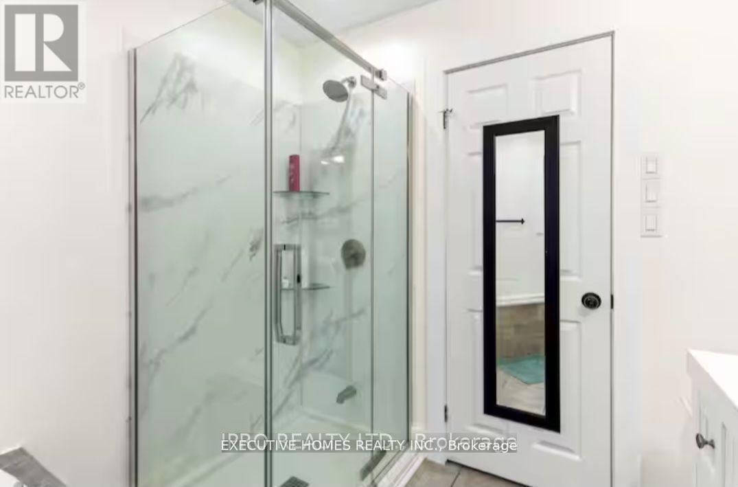 39 Long Point Road, Tay, ON - Indoor Photo Showing Bathroom