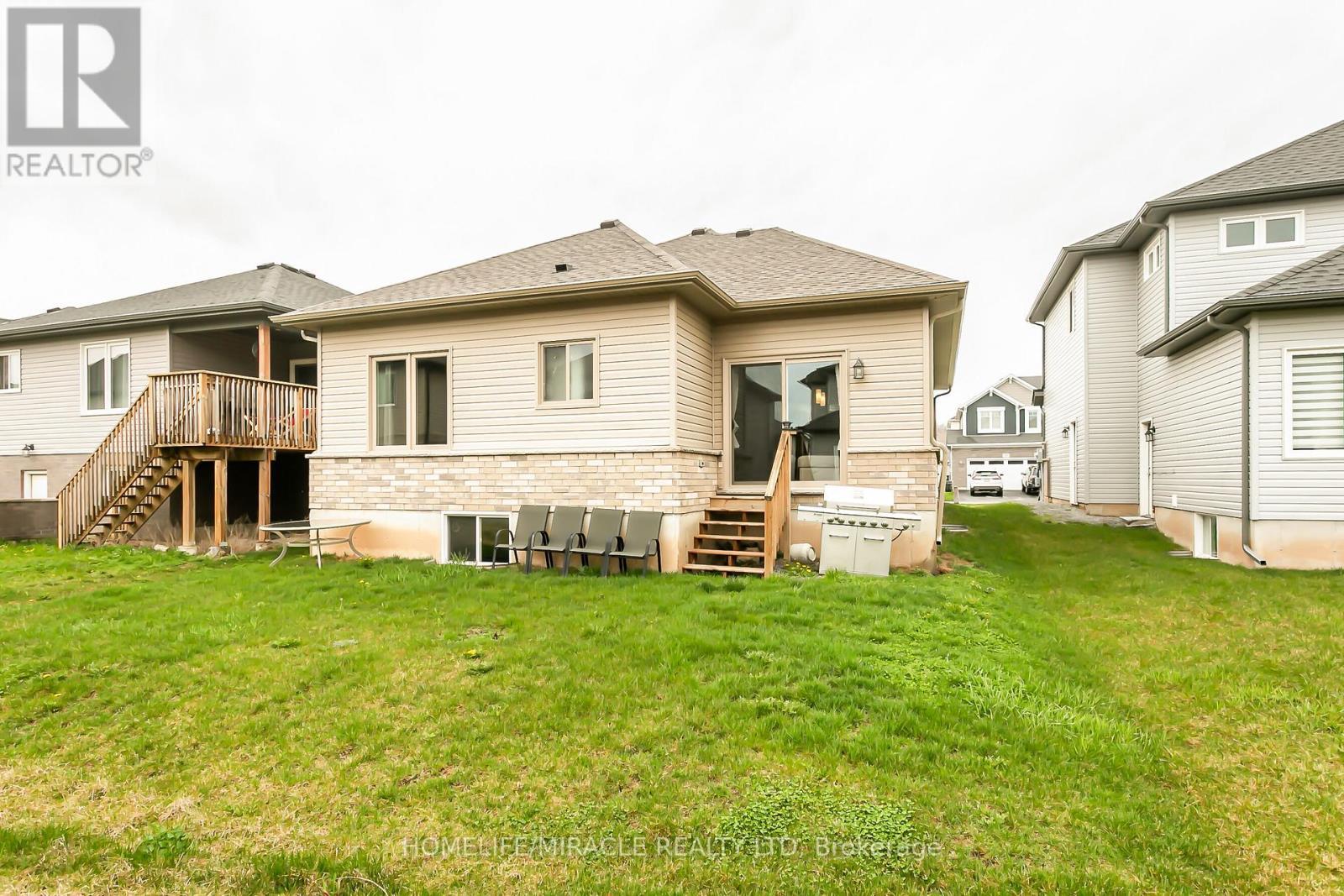 15 Tucker Street, Thorold, ON - Outdoor