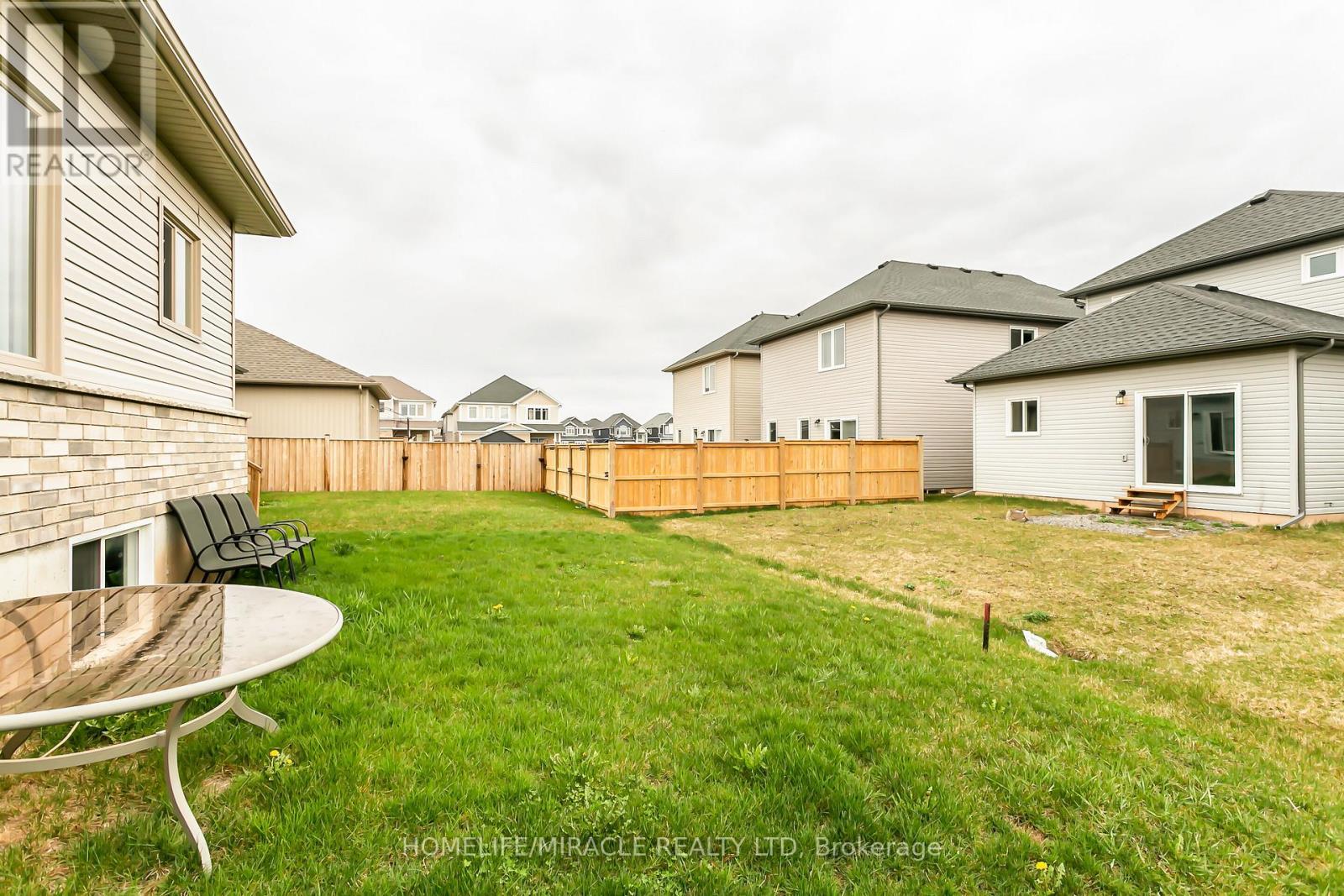 15 Tucker Street, Thorold, ON - Outdoor With Backyard With Exterior