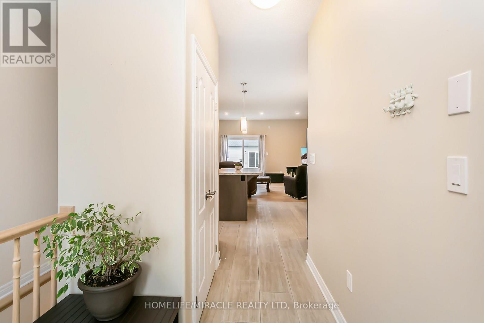 15 Tucker Street, Thorold, ON - Indoor Photo Showing Other Room