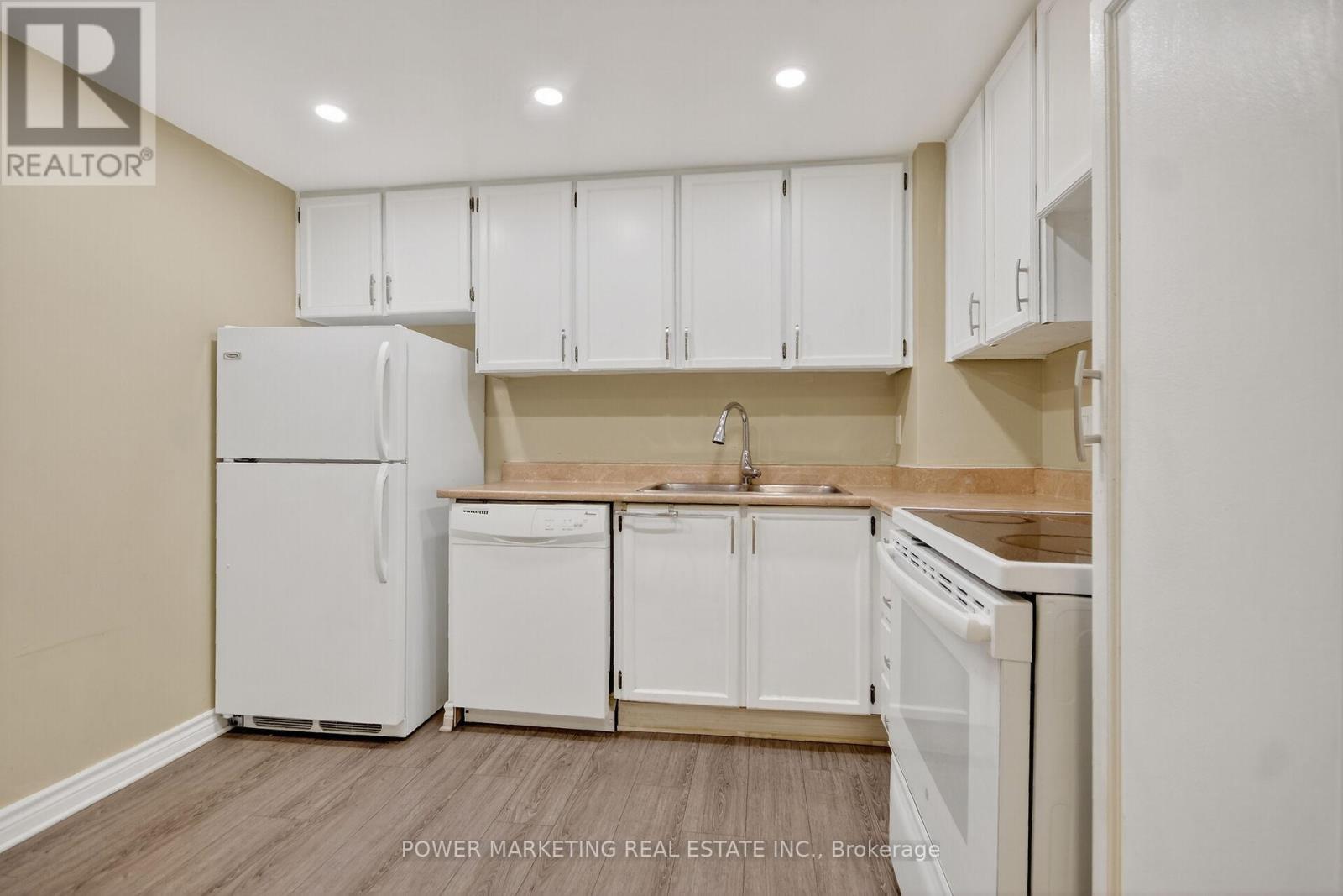 2806 - 500 Laurier Avenue W, Ottawa, ON - Indoor